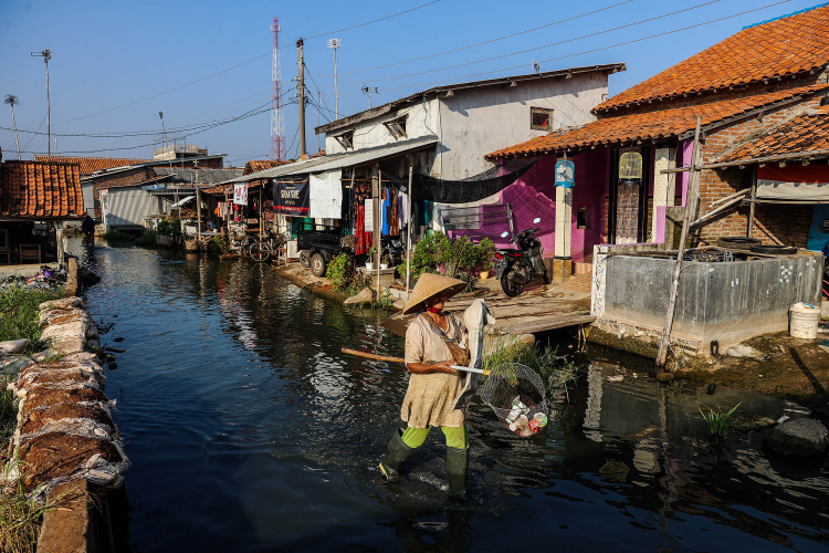 Sea Levels-Garry Lotulung-011