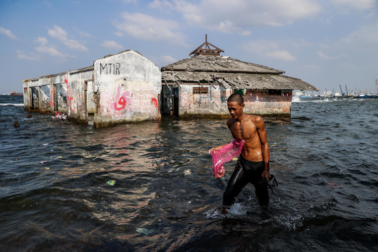 Sea Levels-Garry Lotulung-016