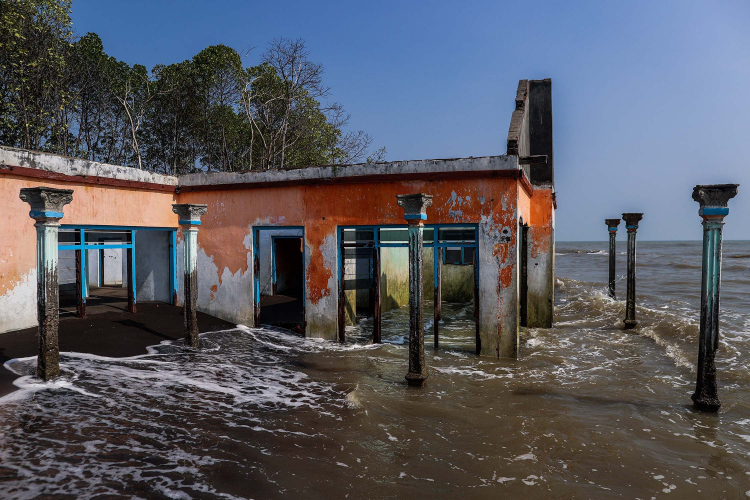 Sea Levels-Garry Lotulung-020