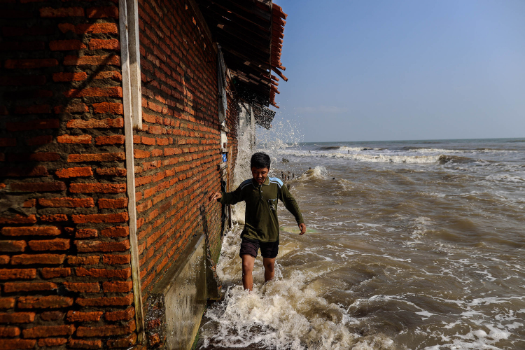 Sea Levels-Garry Lotulung-005