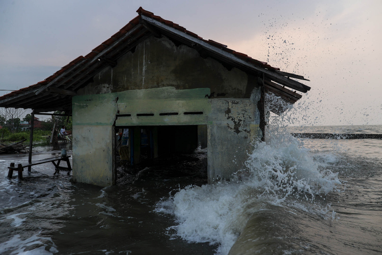 Sea Levels-Garry Lotulung-006