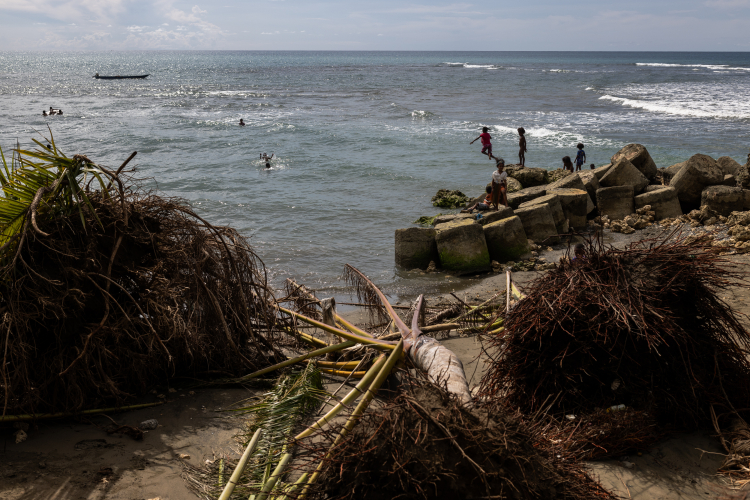 Indonesias Drowning Land