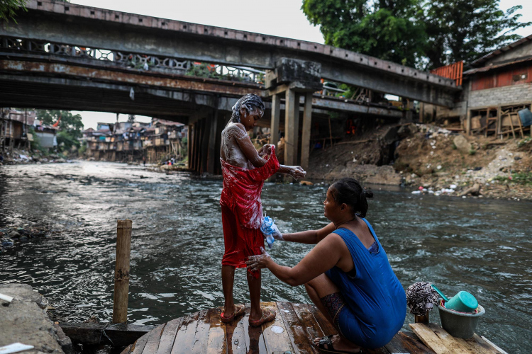 Polluted River-Garry Lotulung-004